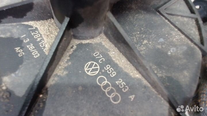 Нагнетатель воздуха Volkswagen Phaeton, 2004