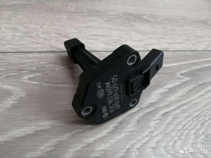 Датчик уровня масла 03C907660M Audi, Vw, Skoda
