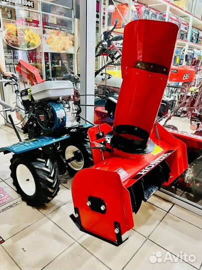 Снегоуборочная машина с мотоблоком Honda