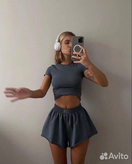 Трендовый костюм тройка (футболка, шорты и спортив