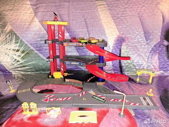 Парковка 3-хярусная / Трек