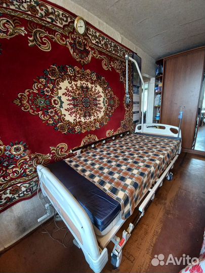 Медицинская кровать