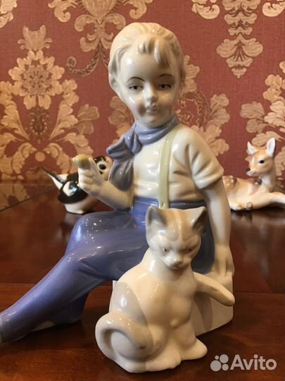 Статуэтка девочка с котенком Гдр 1970 год