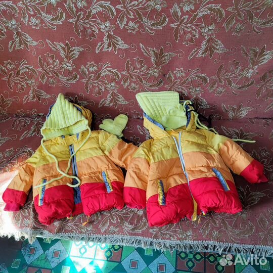 Для двойни, близнецов куртка детская