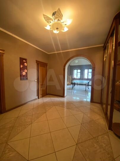 Дом 498 м² на участке 33 сот.