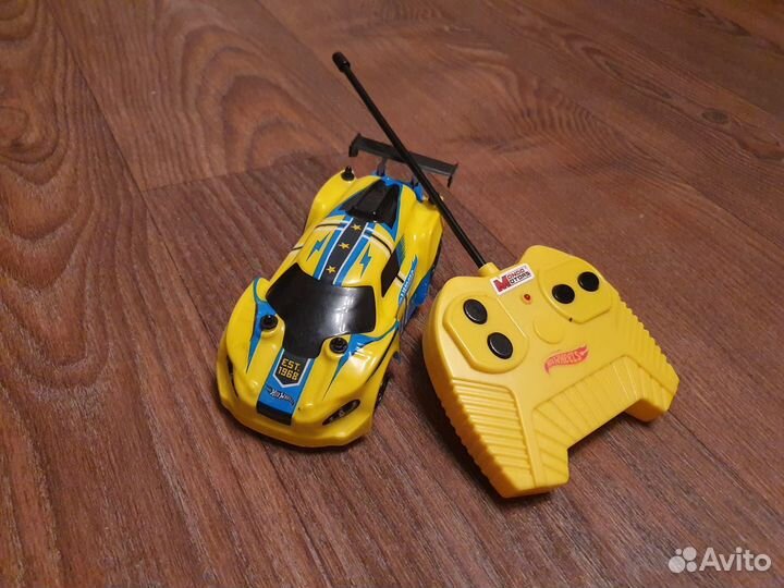 Машинка на радиоуправлении спортивная