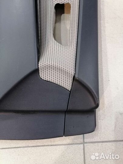 Обшивка передней левой двери мазда 3 bk