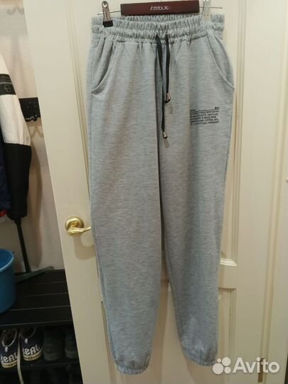 Женский спортивный костюм