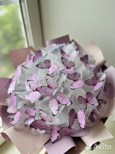 Букет из бабочек с гирляндой