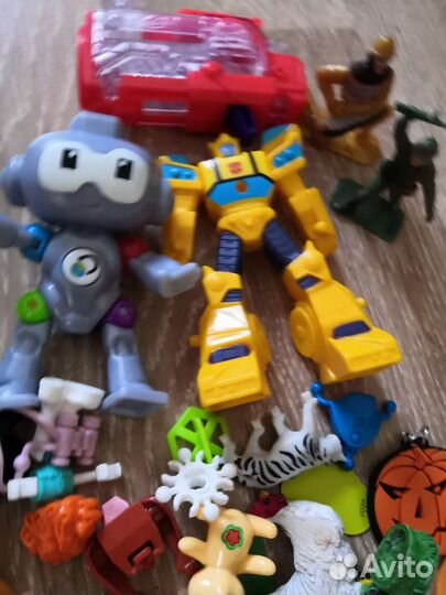 Игрушки из макдональдса и киндера
