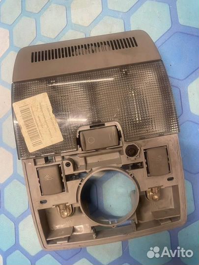 Плафон освещения салона 8e0951177