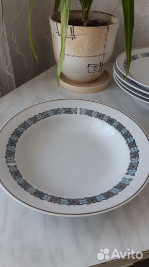 Продаю тарелки, набор