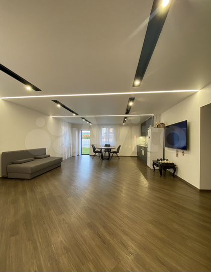 Дом 180 м² на участке 6 сот.