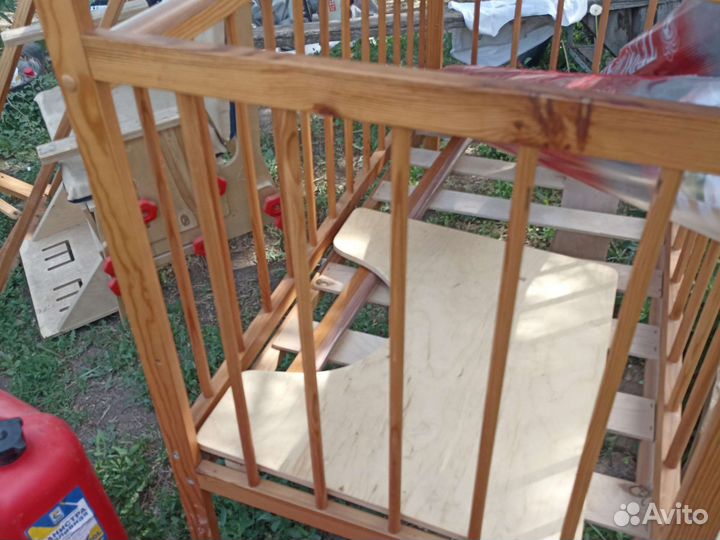 Детская кроватка