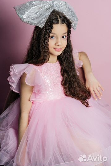 Нарядное платье для девочки ручной работы