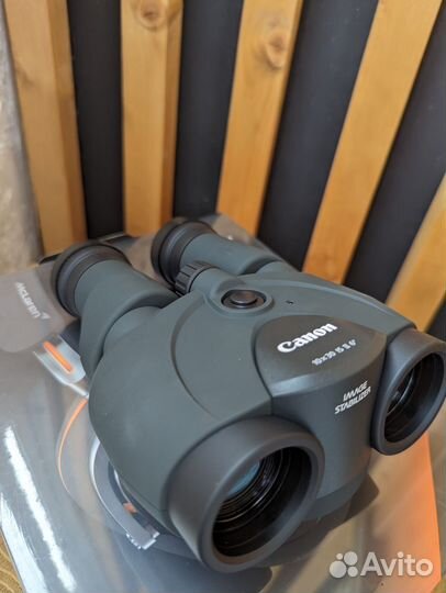 Бинокль Canon 10x30 IS II
