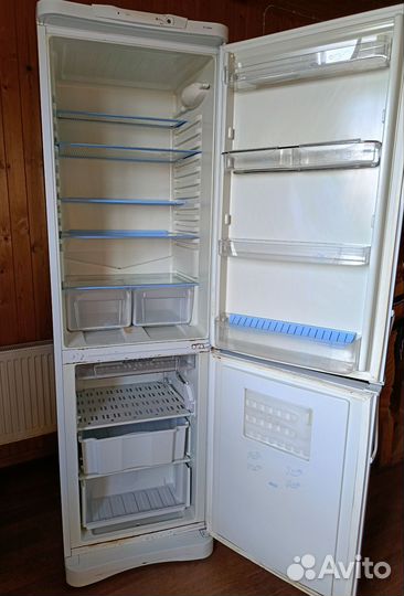 Холодильник Indesit