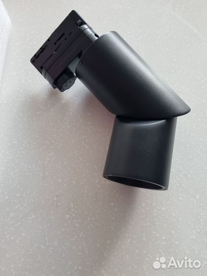 Светильник поворотный для трековой системы