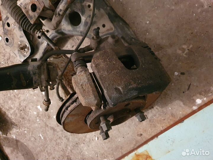 Суппорт передний Skoda Rapid Volkswagen Polo 90л.с