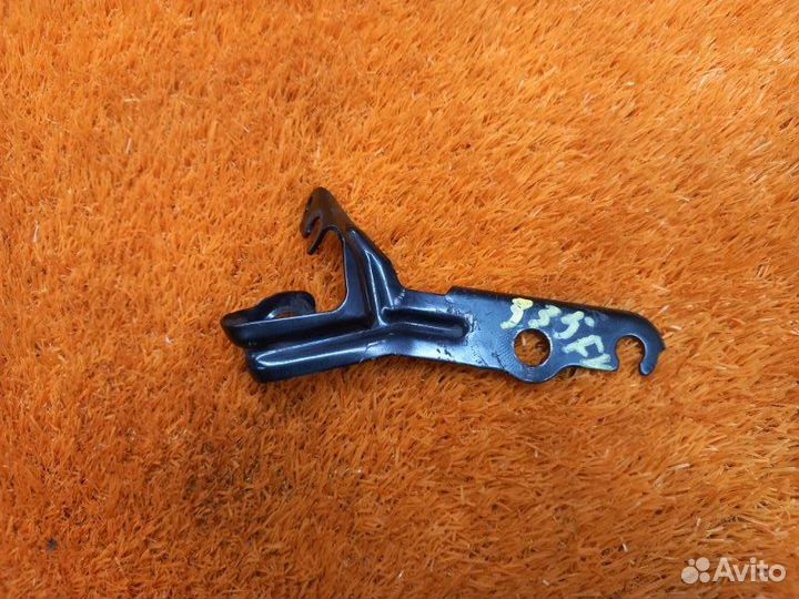 Кронштейн датчик abs передний левый Bmw 5-Series