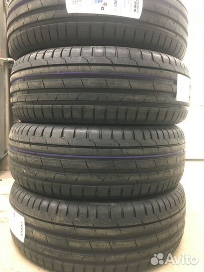 Nokian Tyres Hakka Black 2 SUV 235/65 R17 108V