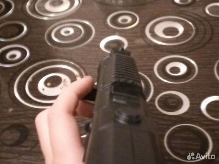 Игрушечный пистолет