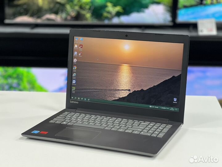 Игровой ноут 4 ядра 8G озу SSD256g Карта 2G