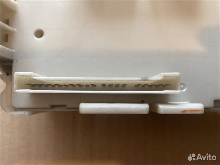 Блок предохранителей Салонный Mitsubishi Lancer