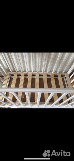 Кроватка с маятником