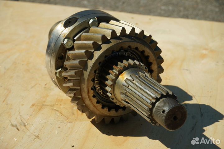 Дифференциал межосевой (28 зуб.) Маз-5516,64251
