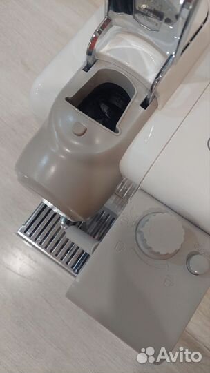 Капсульная кофемашина delonghi nespresso 560