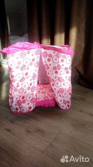 Кроватка для кукол с балдахином