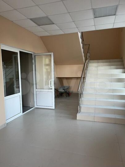 Здание, 747 м²