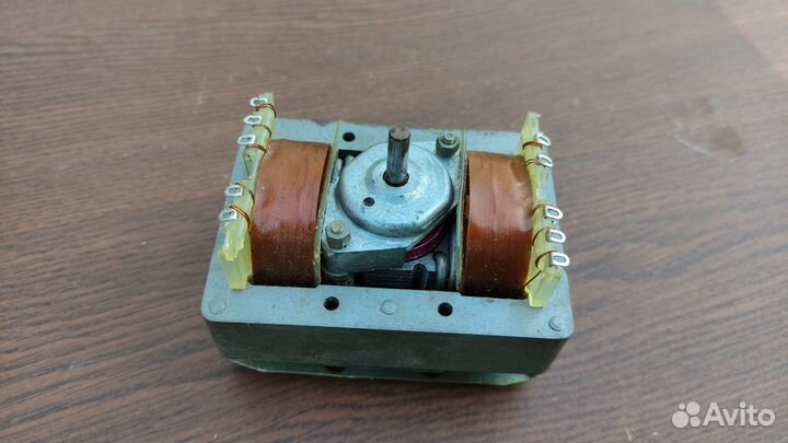 Двигатель-трансформатор ад-Т-1,6/10-2У4