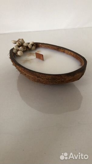 Набор из 2х свечей в кокосе