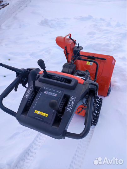 Снегоуборщик бензиновый самоходный