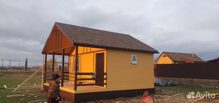 Прораб с бригадой