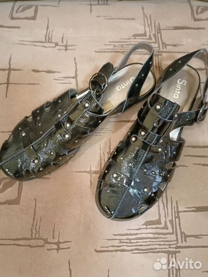 Сандалии Siuta