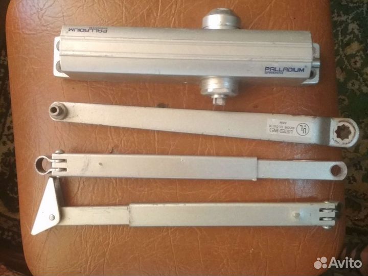 Доводчики дверей