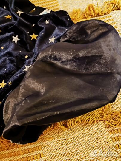 Продаю нарядное платье на девочку