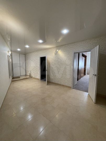 2-к. квартира, 80 м², 1/5 эт.