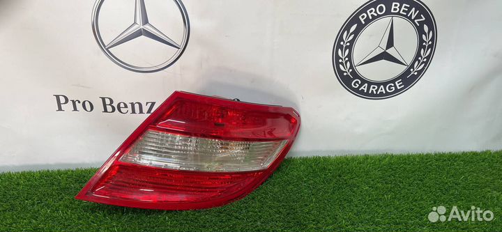 Фонарь задний правый Mercedes-Benz C-Класс