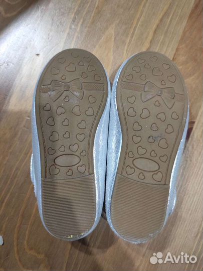 Туфли для девочки новые