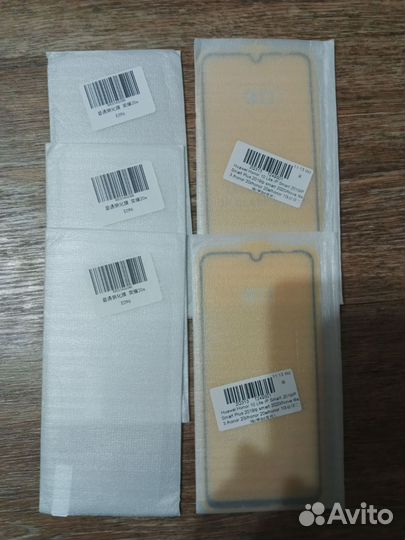 Чехлы и защитные стекла на смартфон Honor 20e