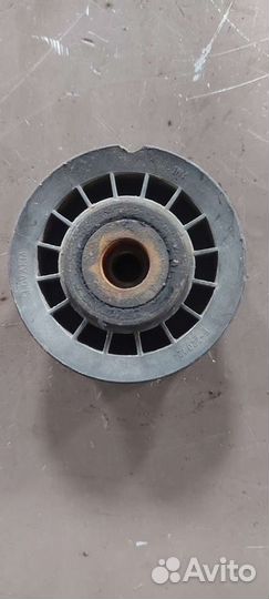 Ролик ремня на Mercedes m119