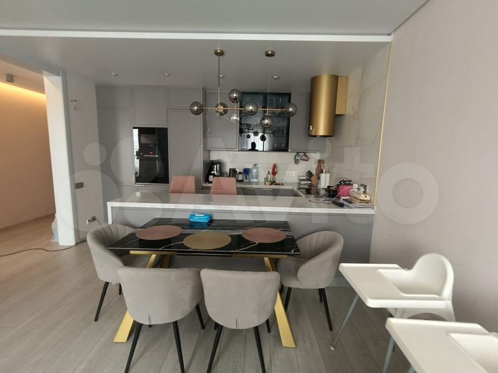 4-к. квартира, 93,8 м², 17/24 эт.