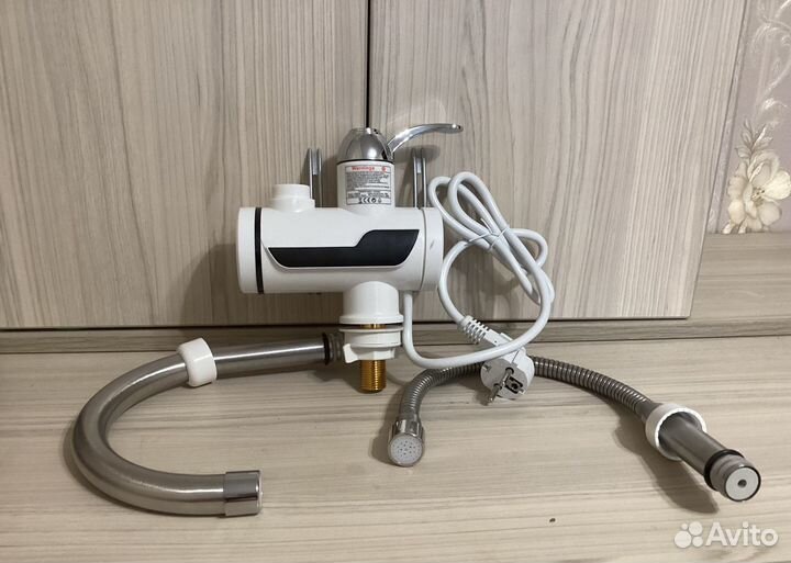 Водонагреватель проточный электрический новый