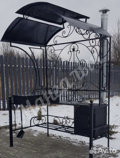 Мангал с крышей