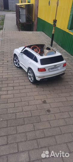 Детский электромобиль