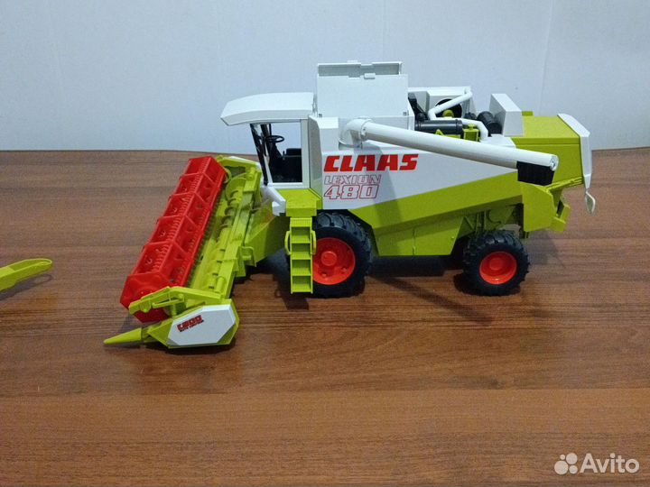 Комбайн bruder